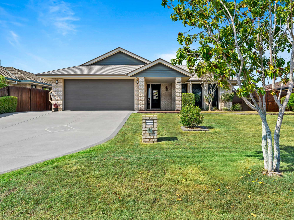 TO YOUR NEW HOME! YOUR OWN PARADISE IN POINT VERNON.