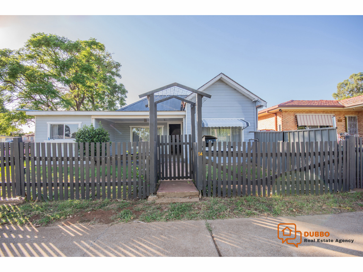 Updated 3 Bedroom home in R1 zoning! Dubbo Real Estate Agency