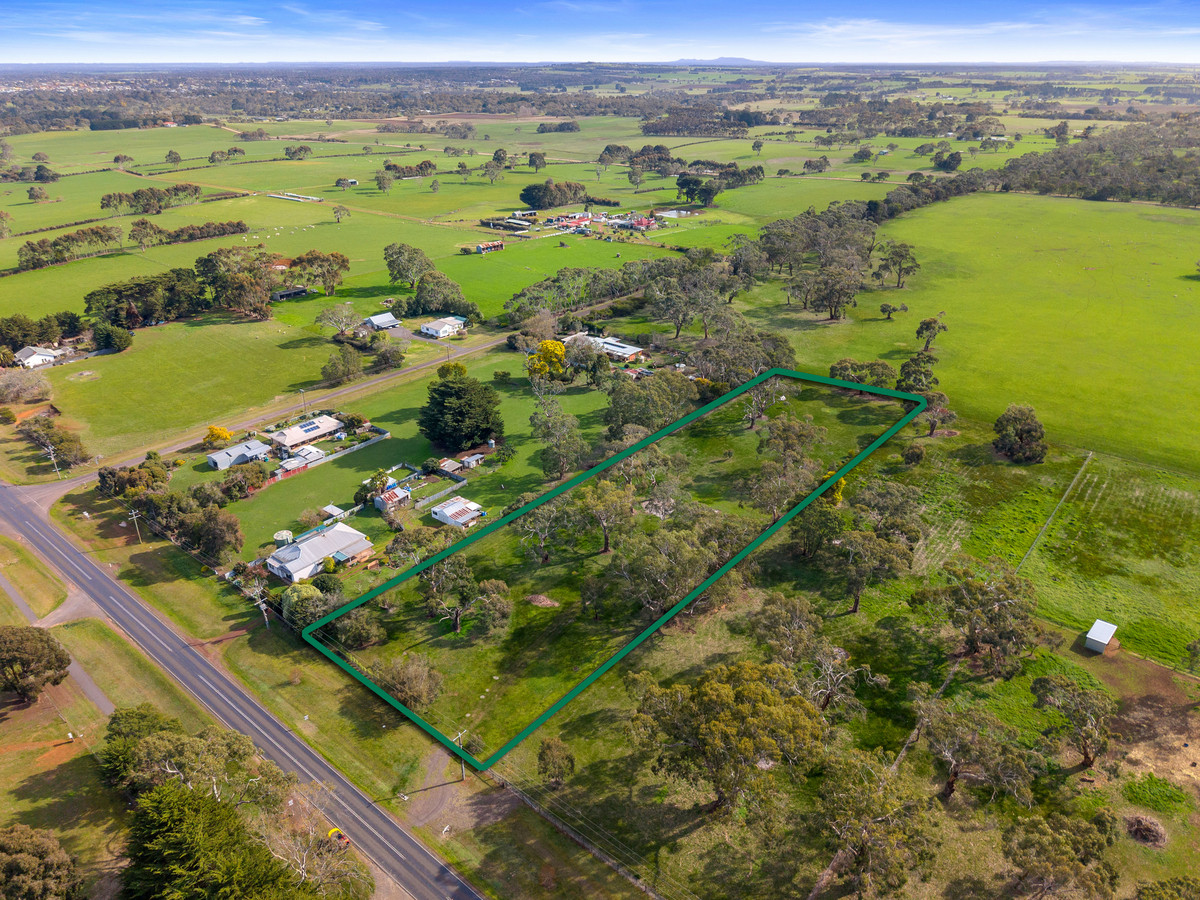 8024 Hamilton Highway, Tarrington VIC 3301