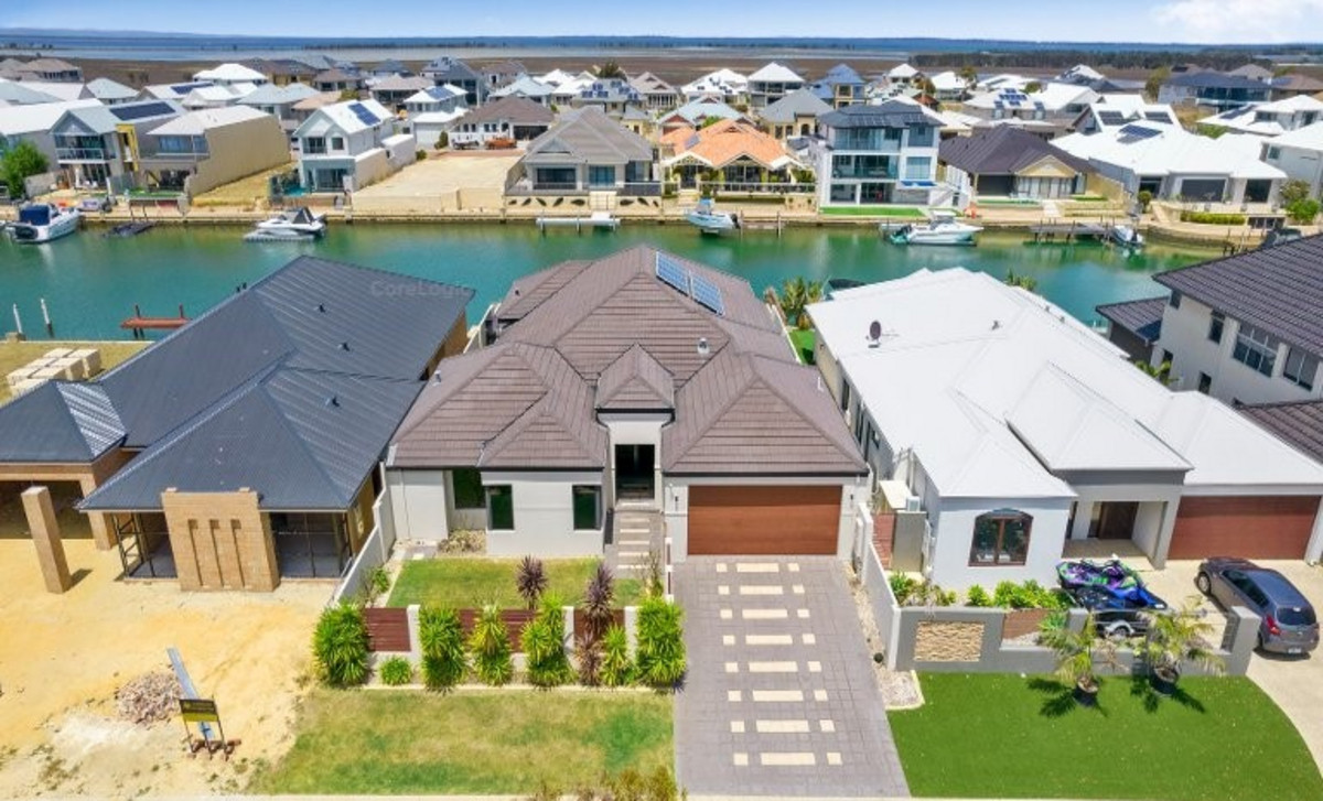 ULTIMATE MANDURAH WATERFRONT EXPERIENCE ! Sauvage Properties