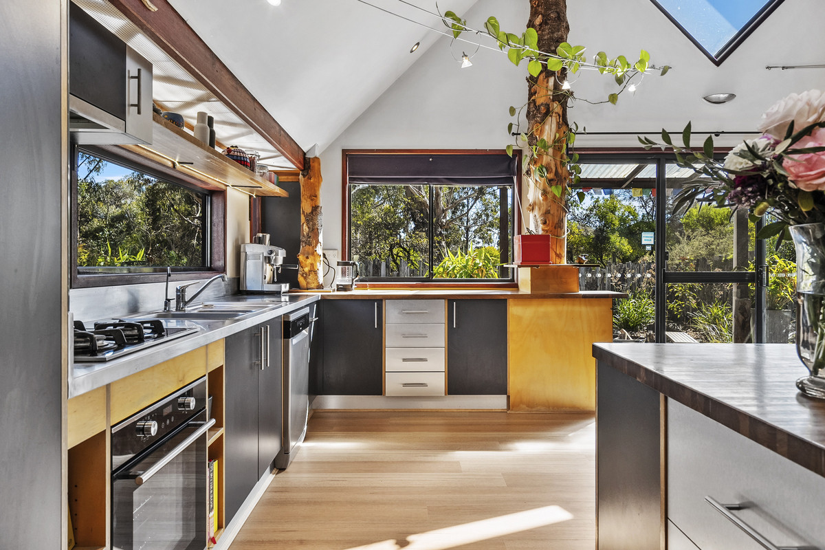 7 Thompson Way, Clifton Beach, TAS, 7020 - Image 1