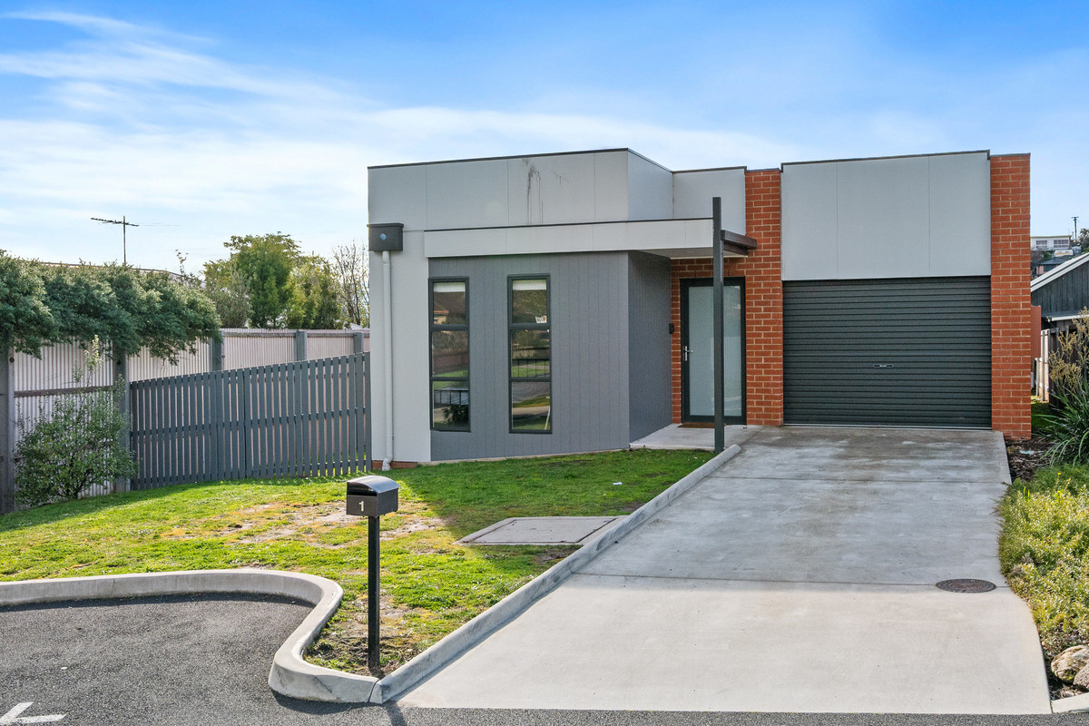1/11 Flamenco Circle, Glenorchy, TAS, 7010 - Image 1