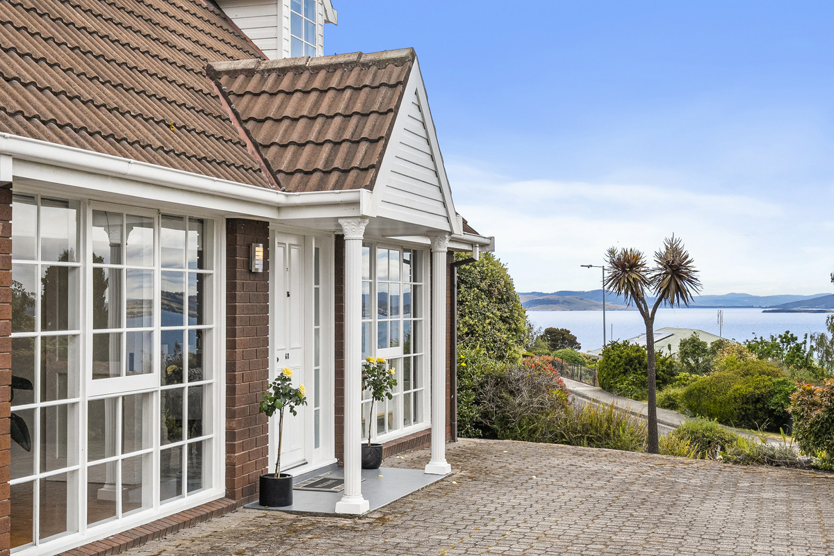 68 Suncoast Drive, Blackmans Bay, TAS, 7052 - Image 1