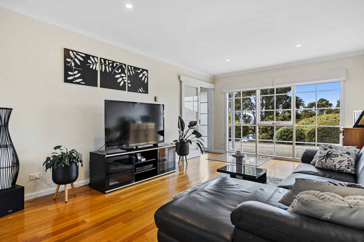 68 Suncoast Drive, Blackmans Bay, TAS, 7052 - Image 8