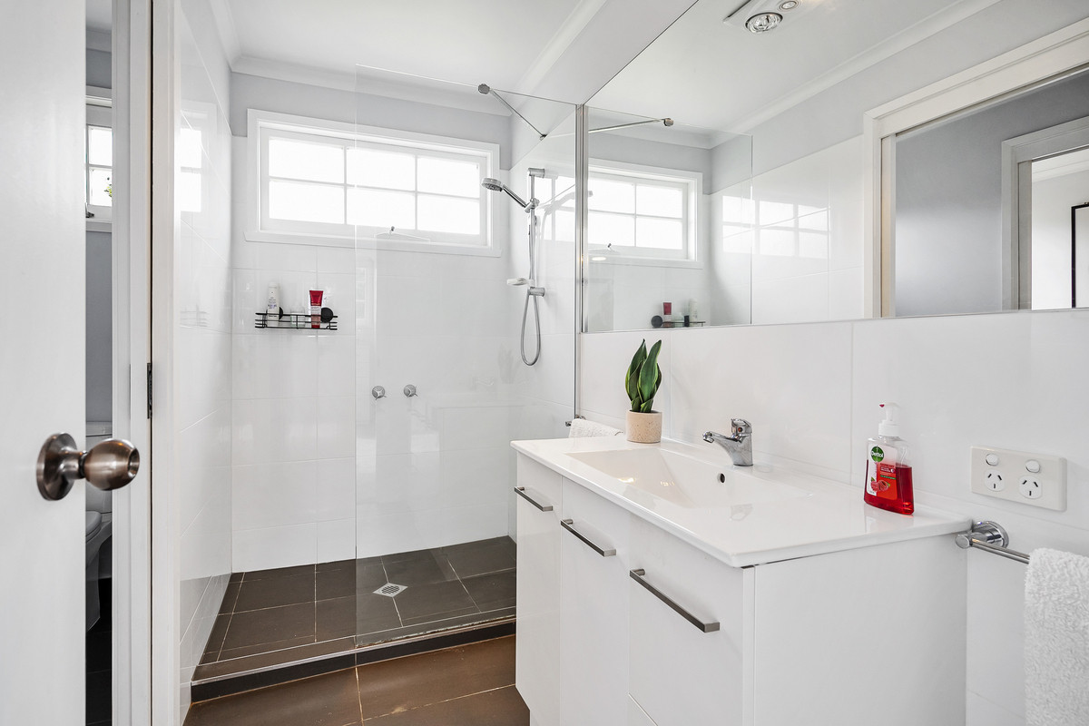 68 Suncoast Drive, Blackmans Bay, TAS, 7052 - Image 17