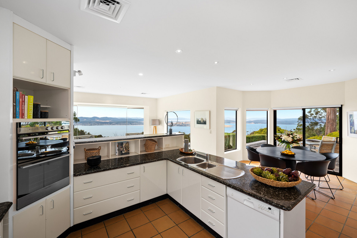 39 Broughton Avenue, Mount Nelson, TAS, 7007 - Image 12