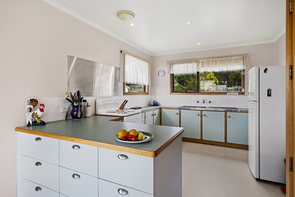28 Barton Avenue, Triabunna, TAS, 7190 - Image 12