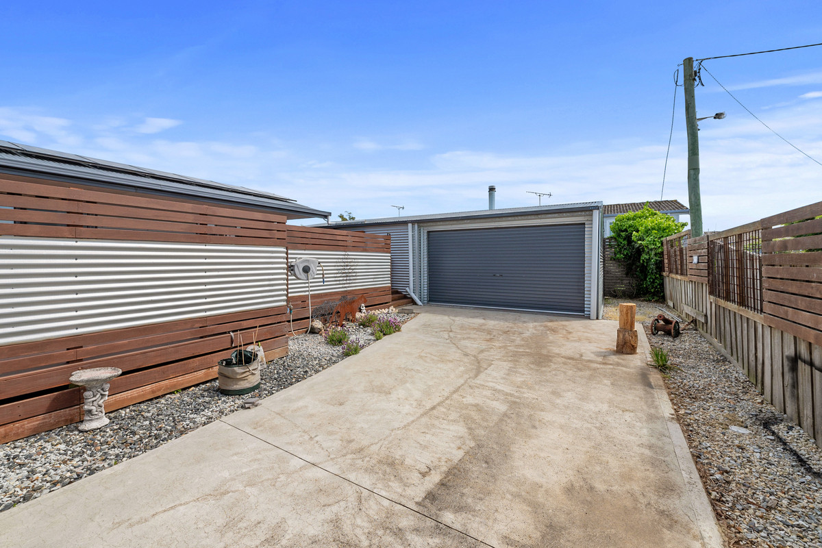 2 Caringa Place, Devonport, TAS, 7310 - Image 13