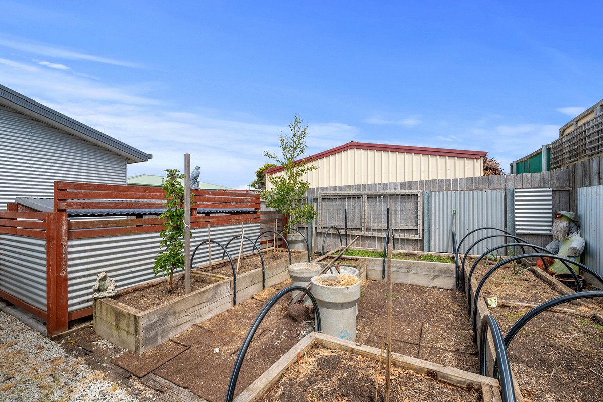 2 Caringa Place, Devonport, TAS, 7310 - Image 12