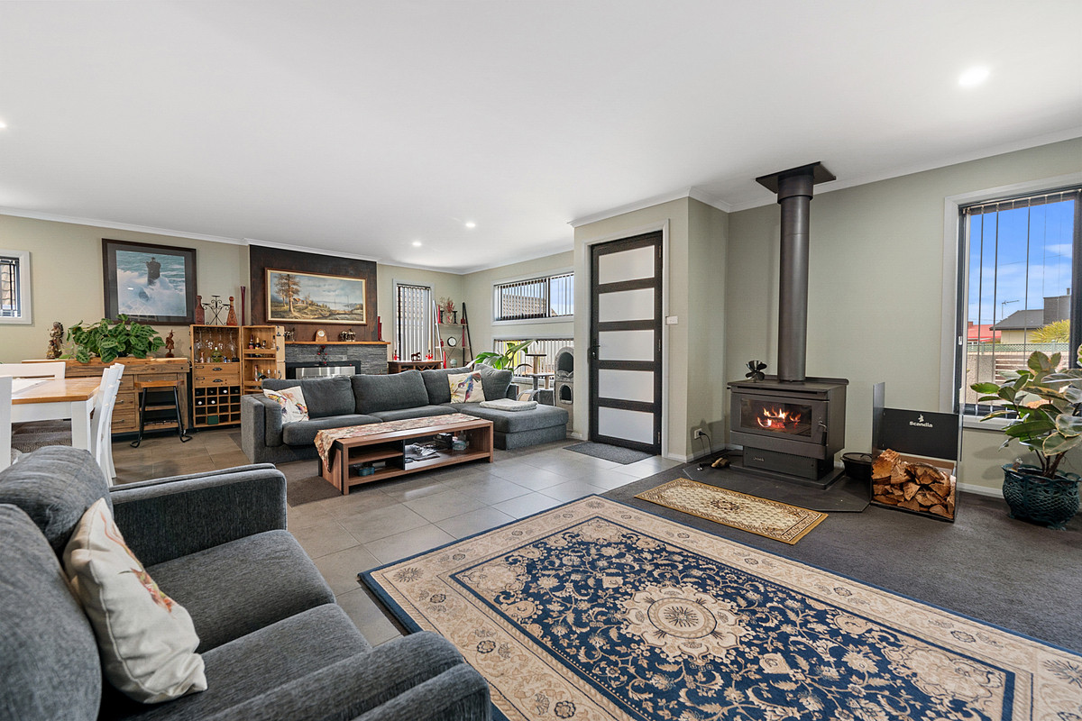 2 Caringa Place, Devonport, TAS, 7310 - Image 2