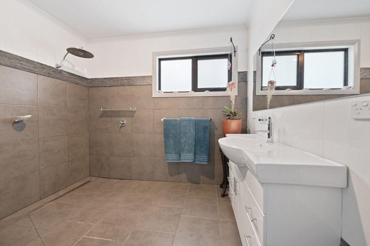2 Caringa Place, Devonport, TAS, 7310 - Image 7
