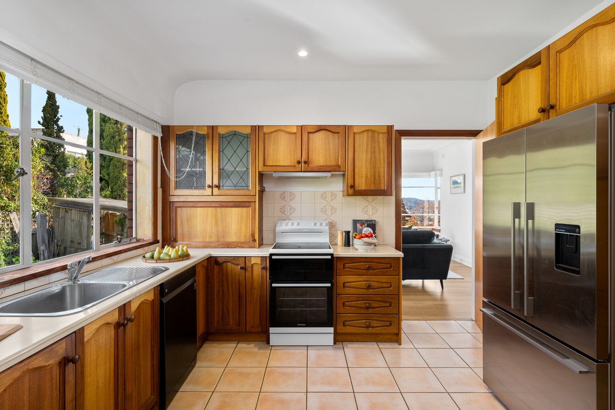 18 Red Chapel Avenue, Sandy Bay, TAS, 7005 - Image 12