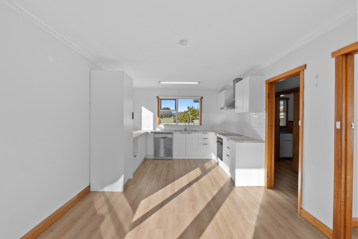 135 Tasman Street, Devonport, TAS, 7310 - Image 1