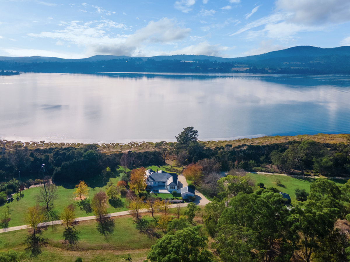 Address upon request - Image 1