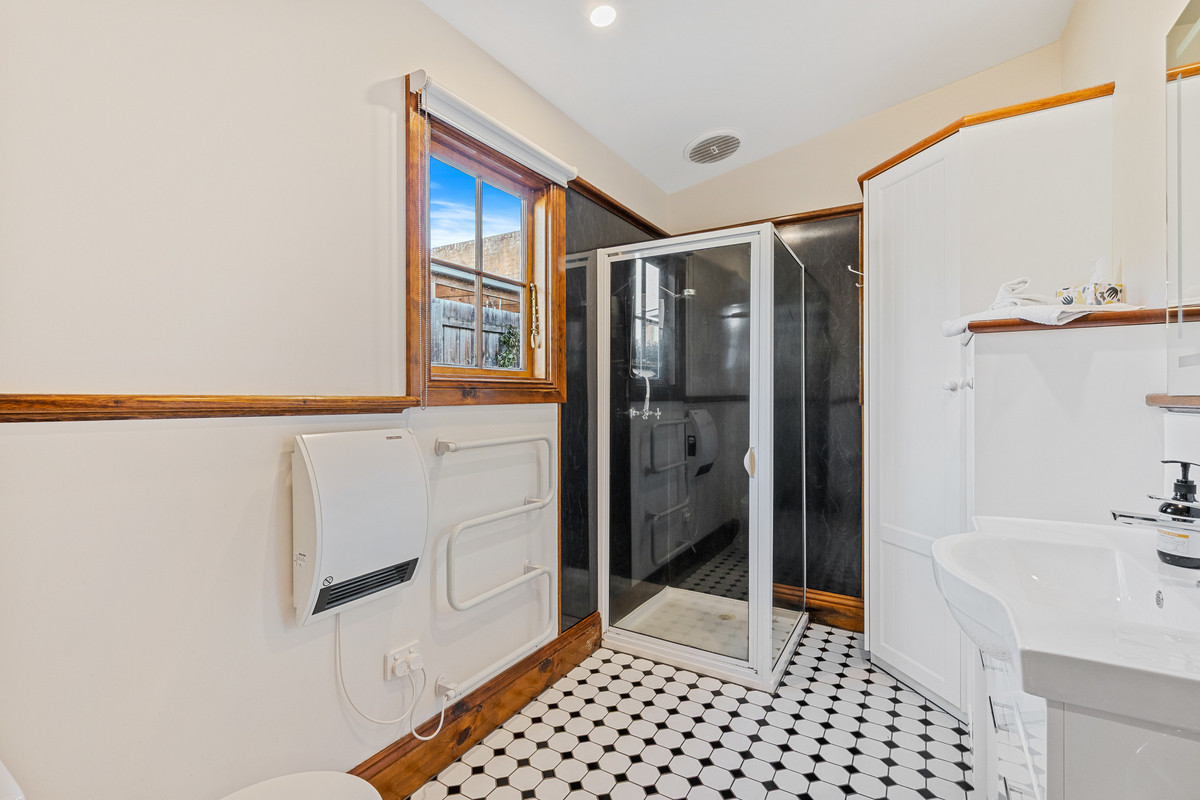 33 Feltham Street, North Hobart, TAS, 7000 - Image 15