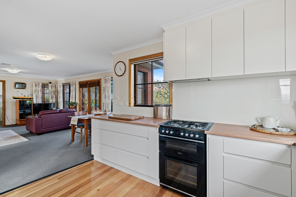 57 Rosehill Crescent, Lenah Valley, TAS, 7008 - Image 14