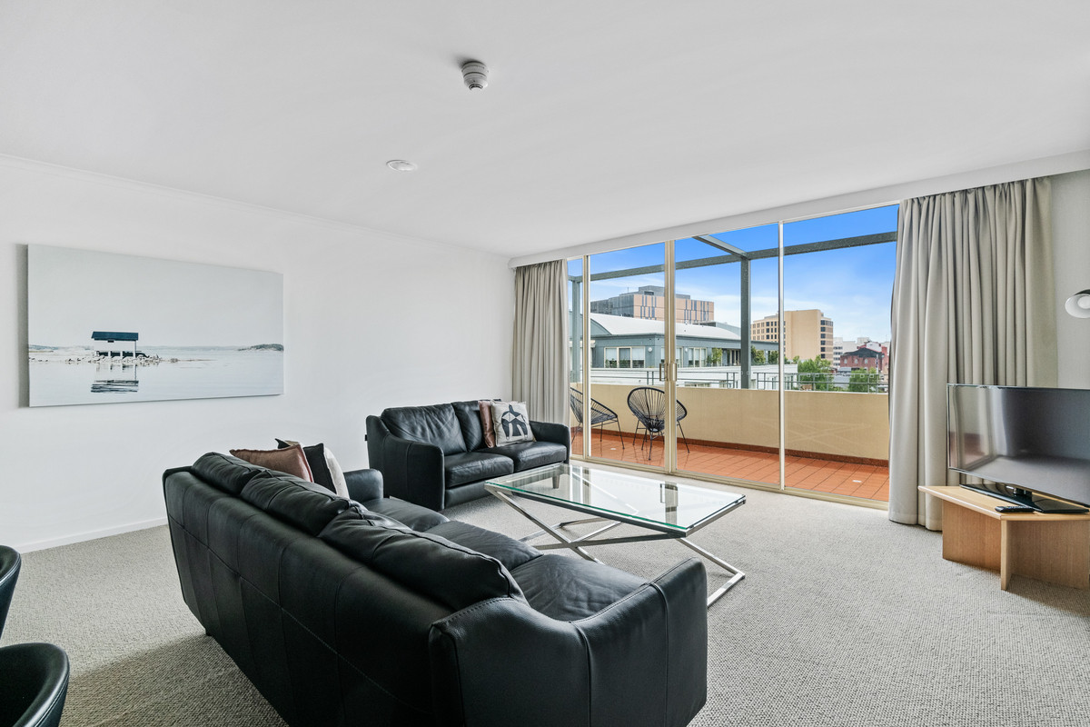 10/15 Gladstone Street, Battery Point, TAS, 7004 - Image 3