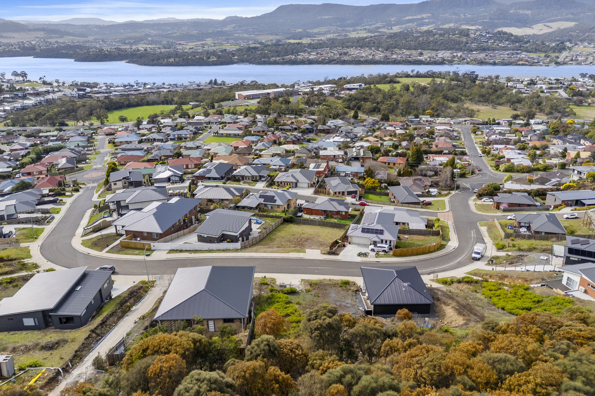 28 Alexa Drive, Austins Ferry, TAS, 7011 - Image 8