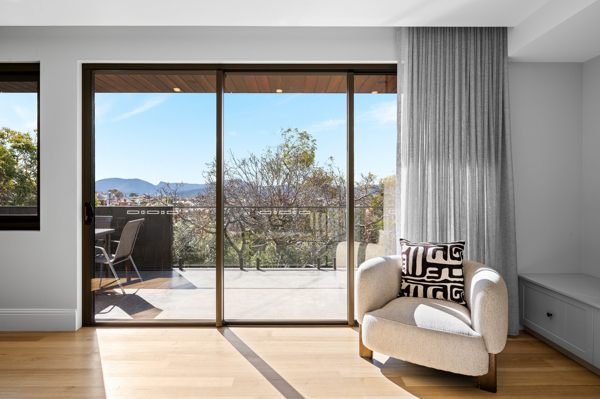 10 Whelan Crescent, West Hobart, TAS, 7000 - Image 3