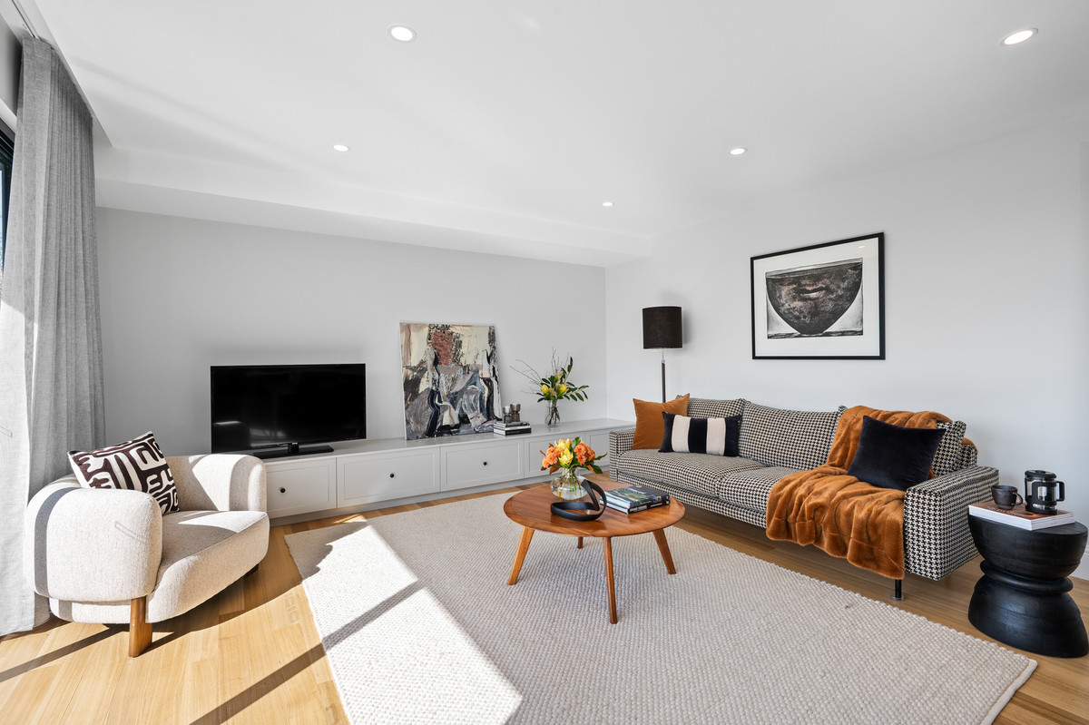 10 Whelan Crescent, West Hobart, TAS, 7000 - Image 4