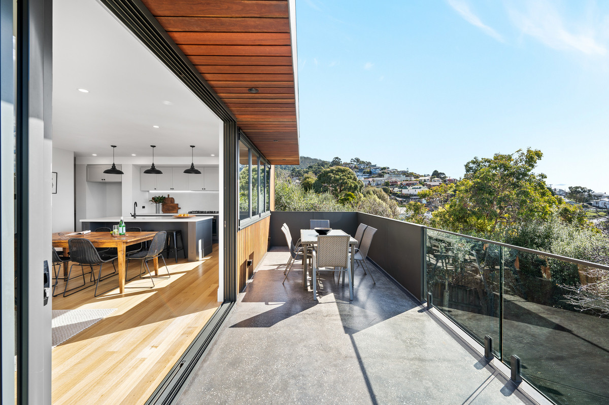 10 Whelan Crescent, West Hobart, TAS, 7000 - Image 2
