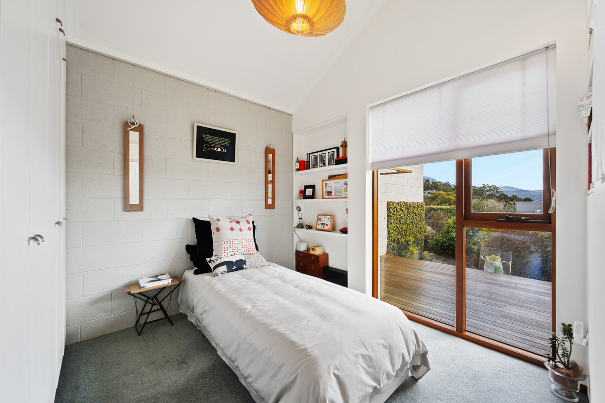 6 Eurella Avenue, Sandy Bay, TAS, 7005 - Image 13