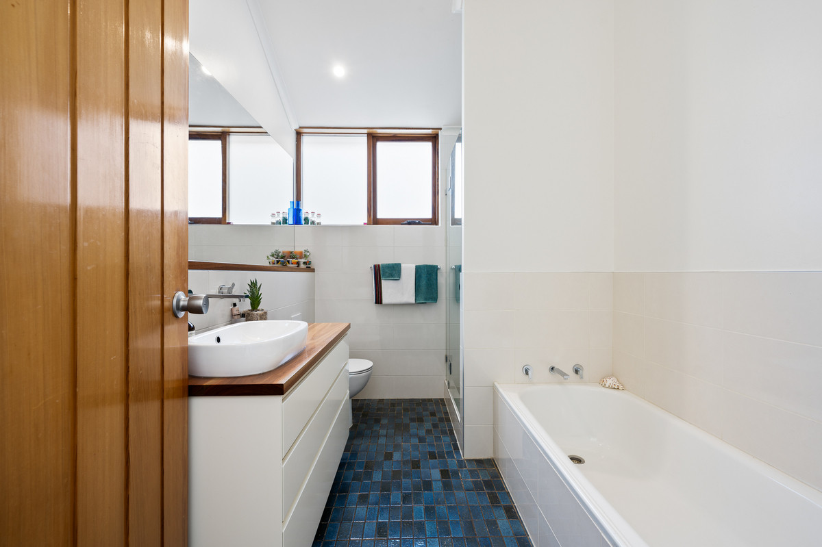 6 Eurella Avenue, Sandy Bay, TAS, 7005 - Image 12
