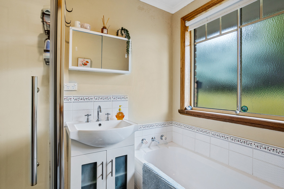 2/22-22a Summerhill Road, West Hobart, TAS, 7000 - Image 15