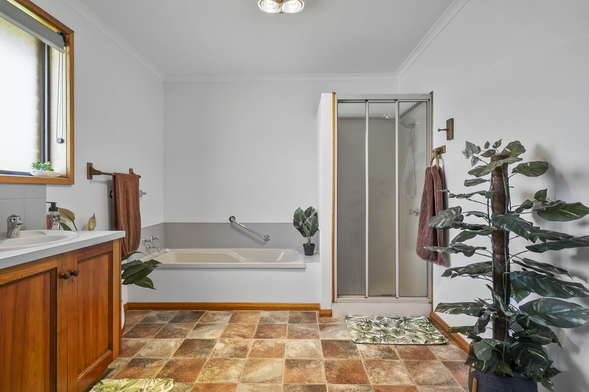 4 Burgess Street, Swansea, TAS, 7190 - Image 11