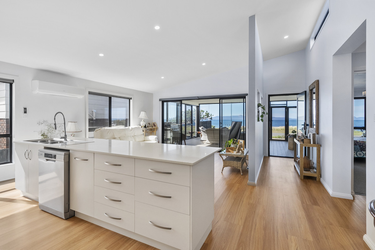 27 Esplanade, Swansea, TAS, 7190 - Image 9