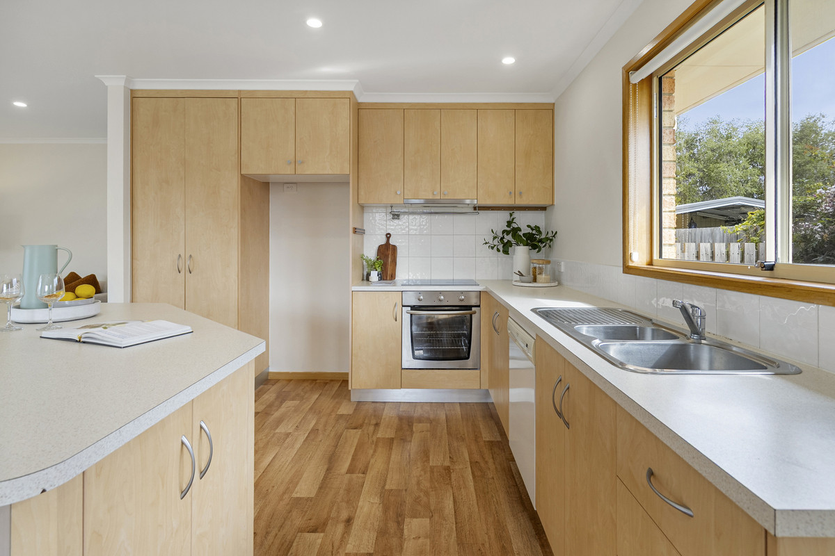 11 Jacaranda Drive, Margate, TAS, 7054 - Image 8