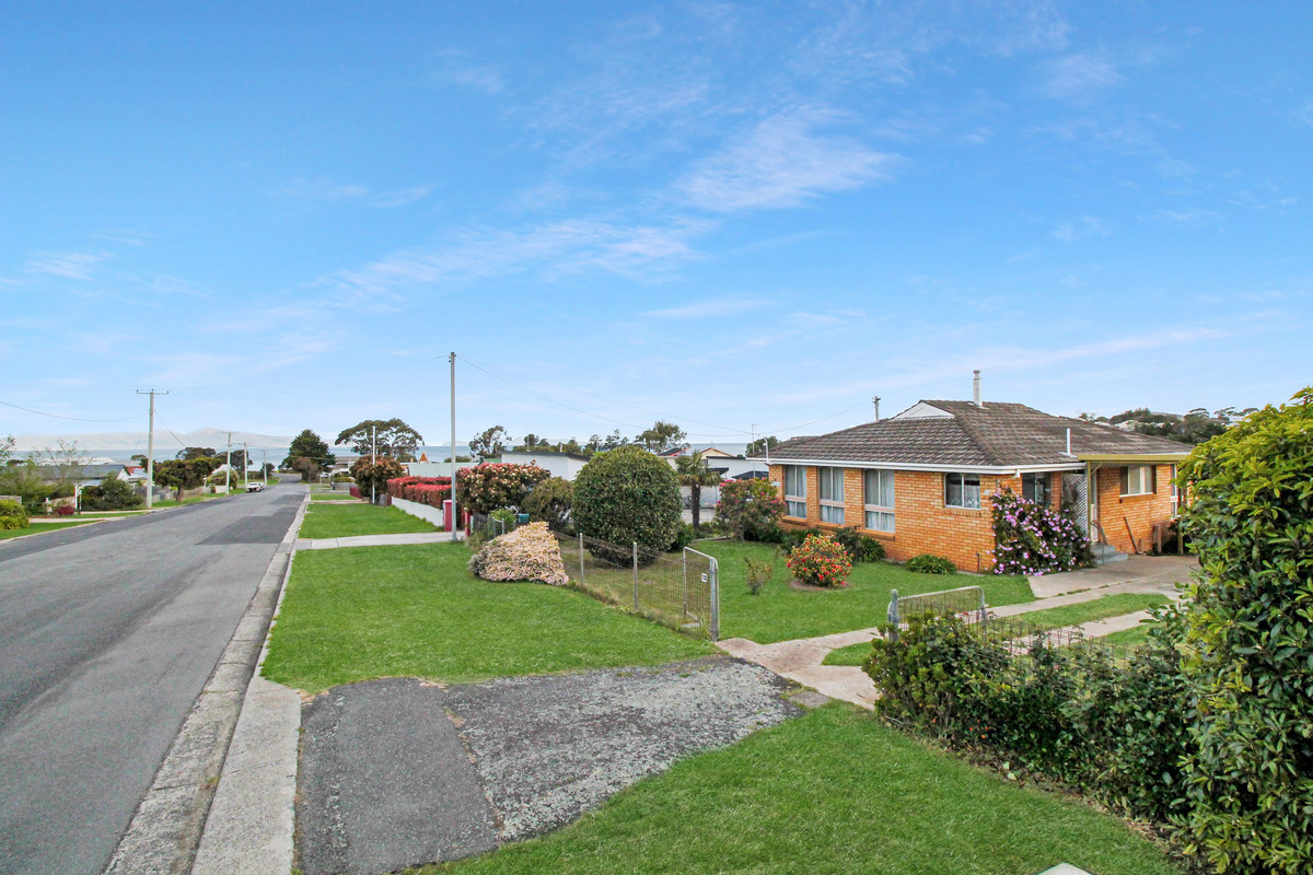 14 Julia Street, Swansea, TAS, 7190 - Image 2
