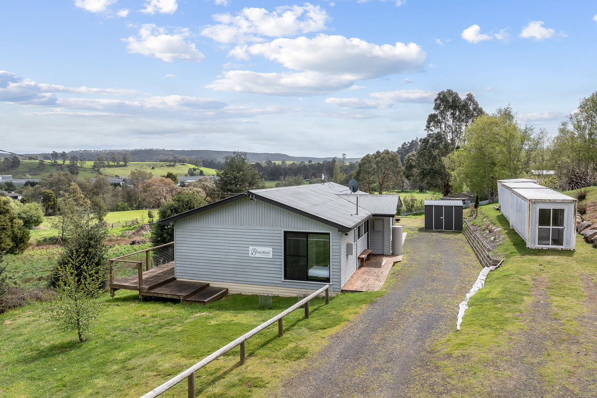 17 Pearce Street, Branxholm, TAS, 7261 - Image 2