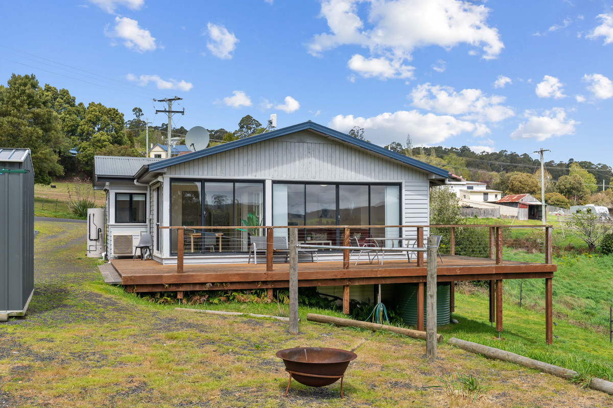 17 Pearce Street, Branxholm, TAS, 7261 - Image 3