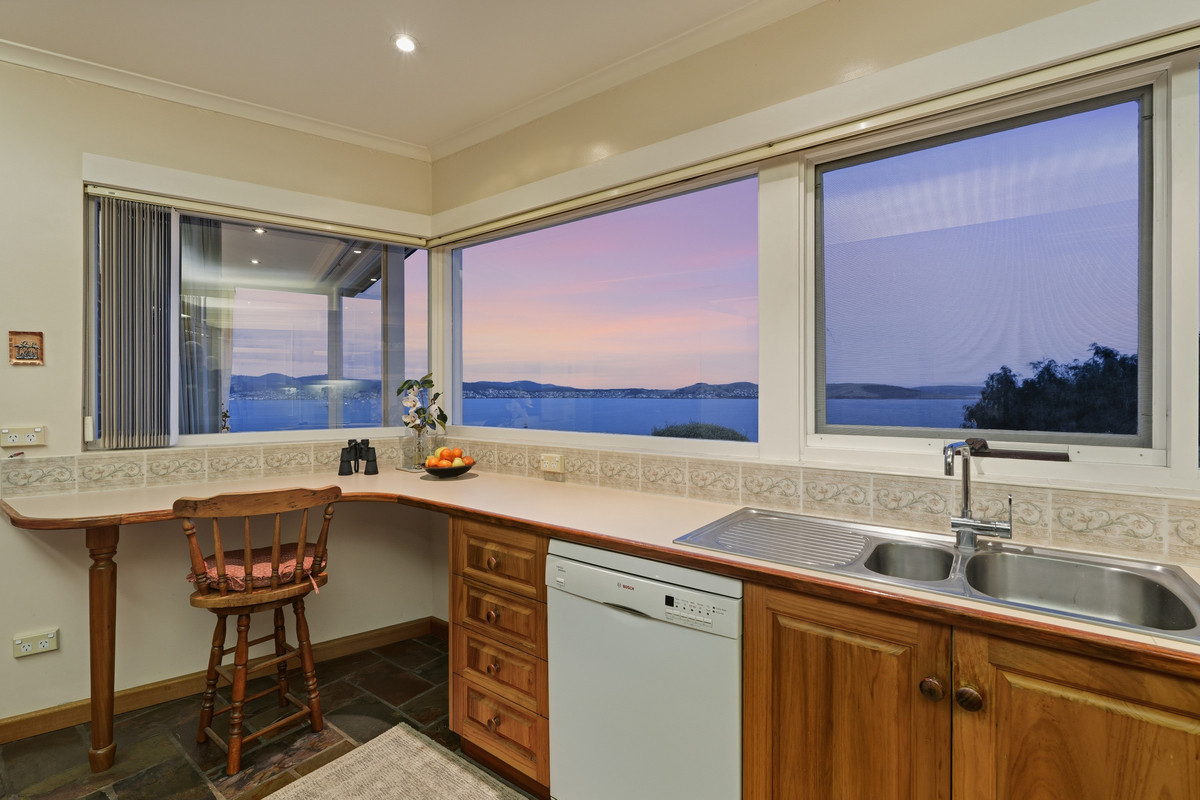 2 Sonning Crescent, Sandy Bay, TAS, 7005 - Image 8