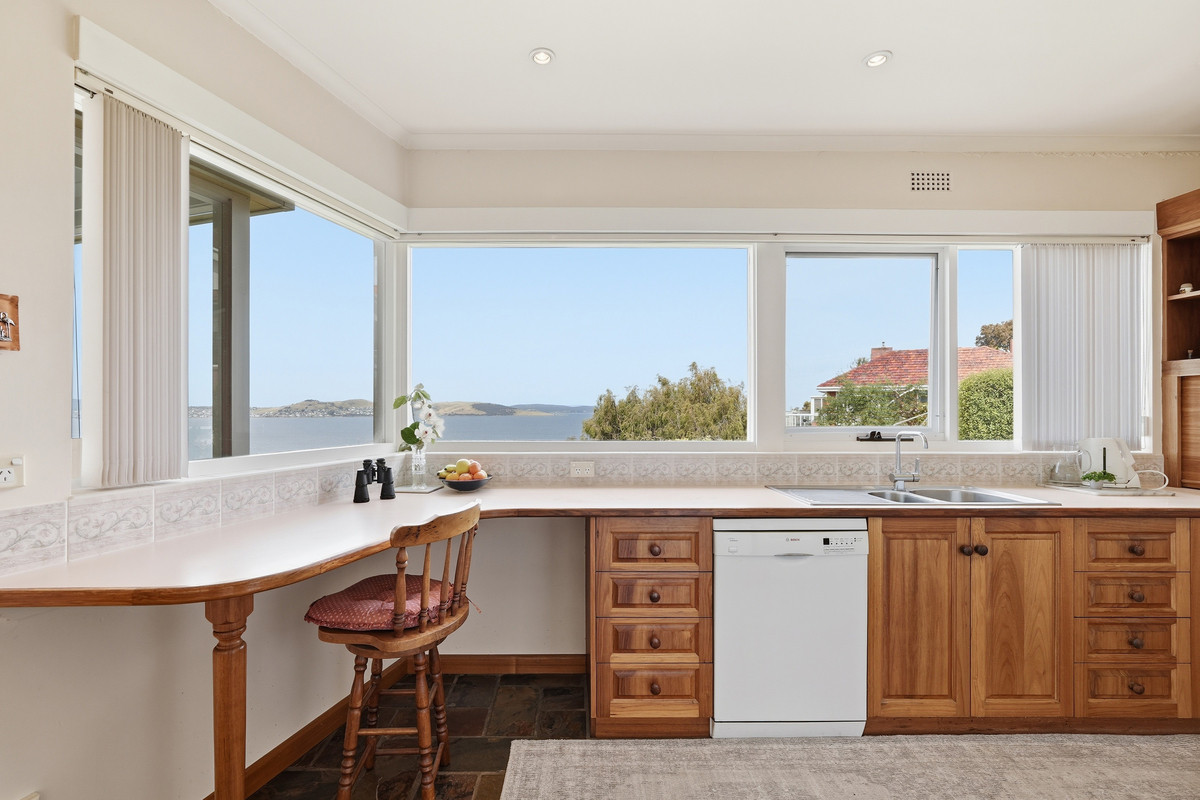 2 Sonning Crescent, Sandy Bay, TAS, 7005 - Image 7