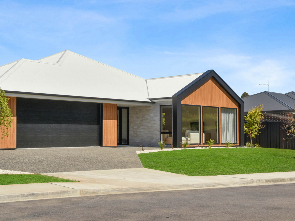 92 Parkfield Drive, Youngtown, TAS, 7249 - Image 1