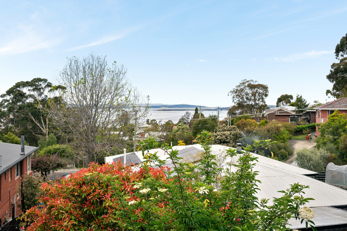 1 Atunga Street, Taroona, TAS, 7053 - Image 25