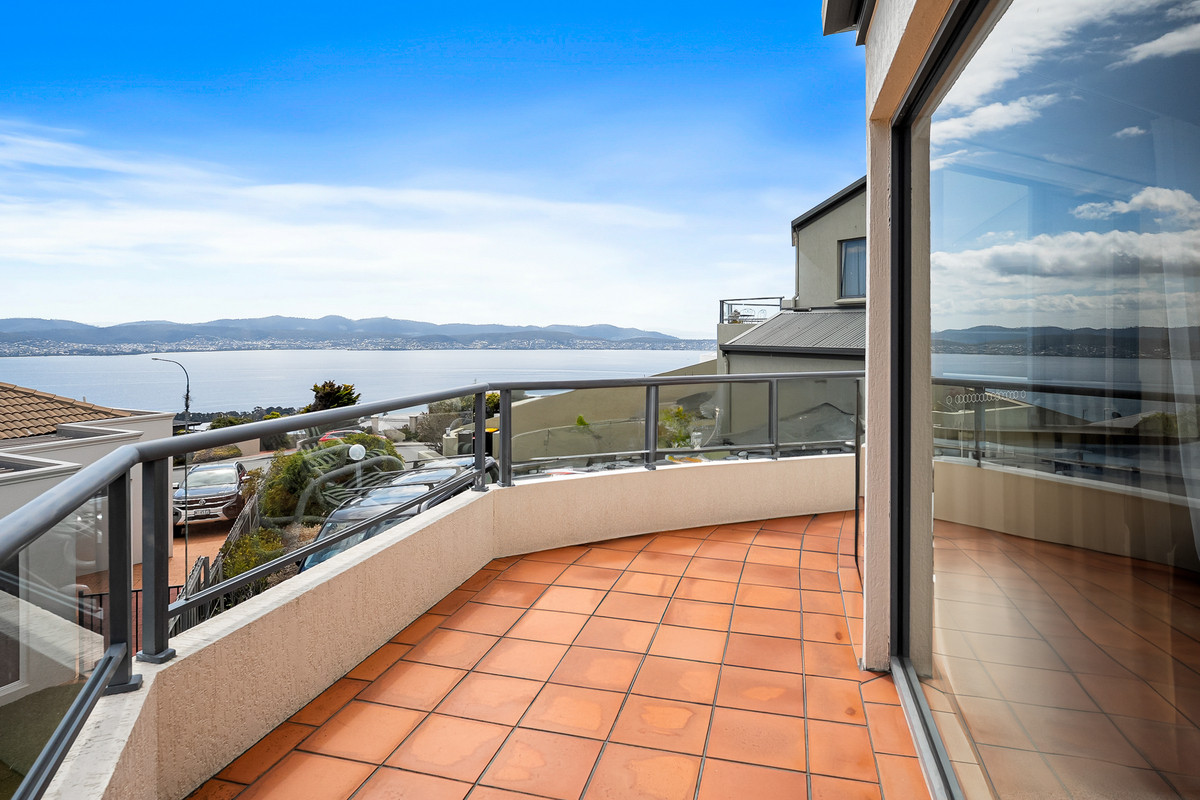 2/31 Marlborough Street, Sandy Bay, TAS, 7005 - Image 2