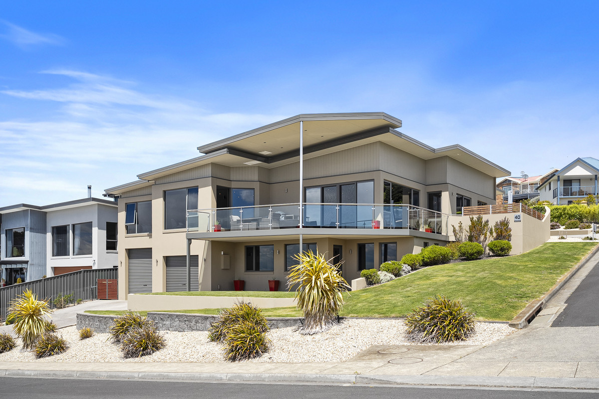 40 Suncoast Drive, Blackmans Bay, TAS, 7052 - Image 1