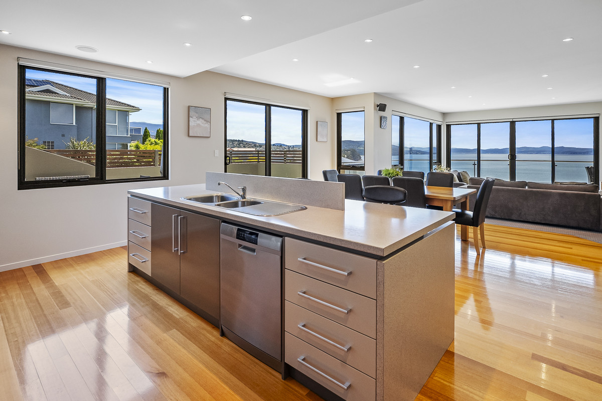 40 Suncoast Drive, Blackmans Bay, TAS, 7052 - Image 12