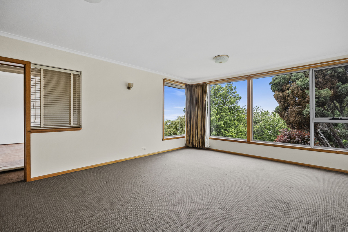 2 Suncrest Avenue, Lenah Valley, TAS, 7008 - Image 8