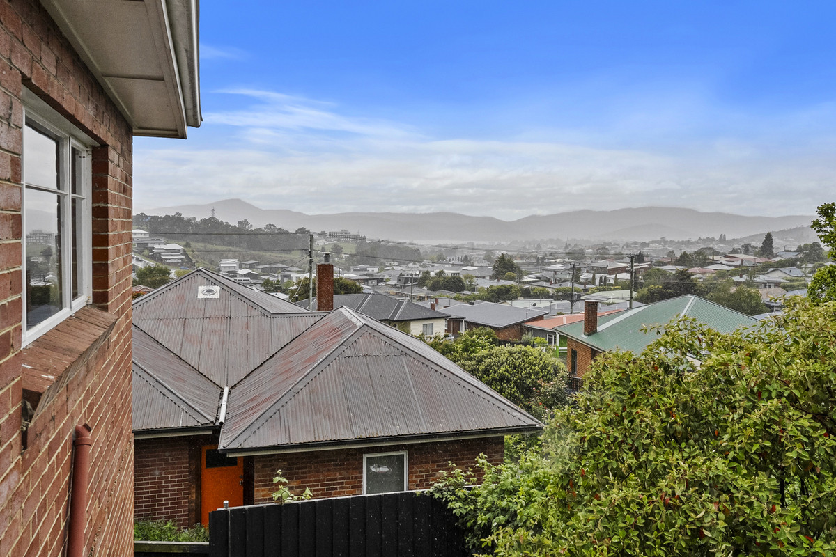 2 Suncrest Avenue, Lenah Valley, TAS, 7008 - Image 12