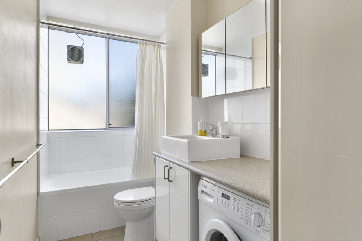 10/14 Ashfield Street, Sandy Bay, TAS, 7005 - Image 6