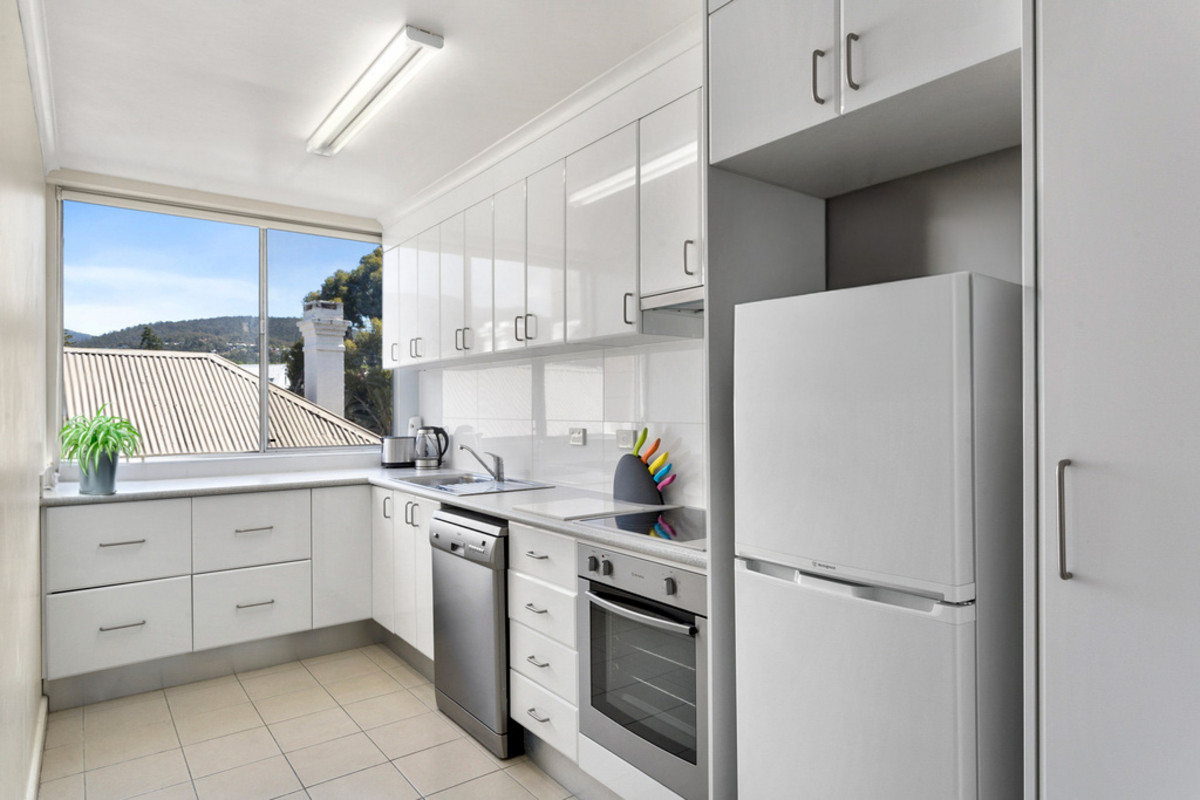 10/14 Ashfield Street, Sandy Bay, TAS, 7005 - Image 3