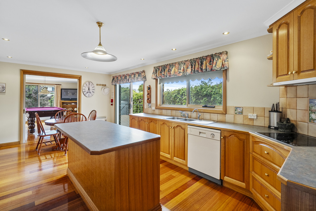 18 Esplanade, Swansea, TAS, 7190 - Image 16