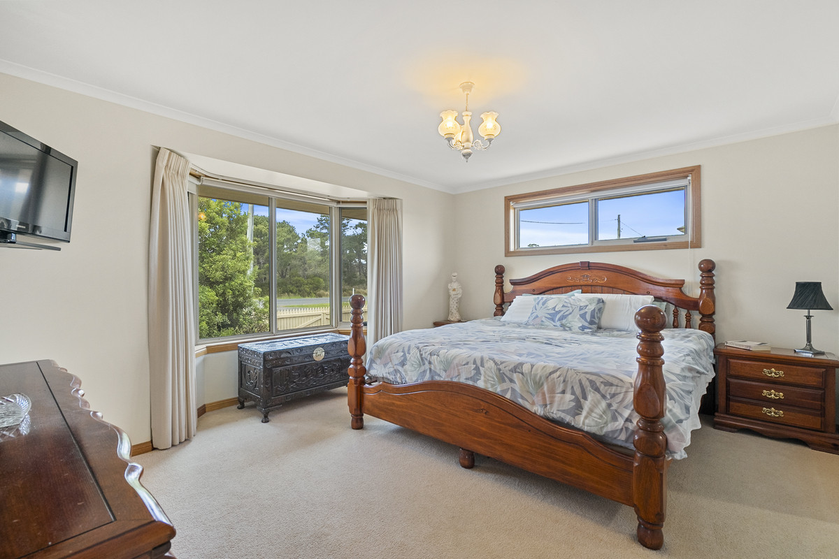 18 Esplanade, Swansea, TAS, 7190 - Image 12