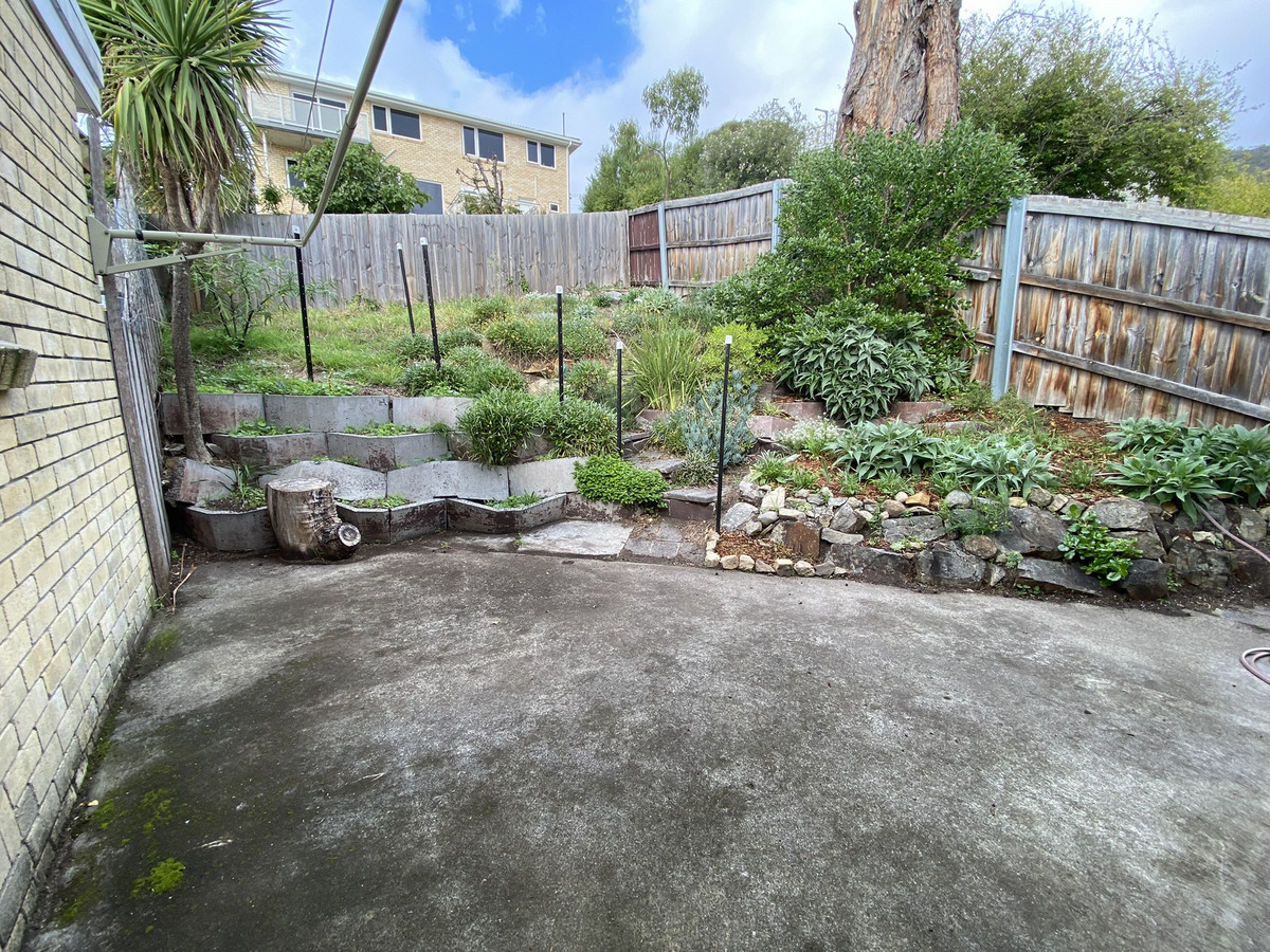 2/8 Dalkeith Court, Sandy Bay, TAS, 7005 - Image 10