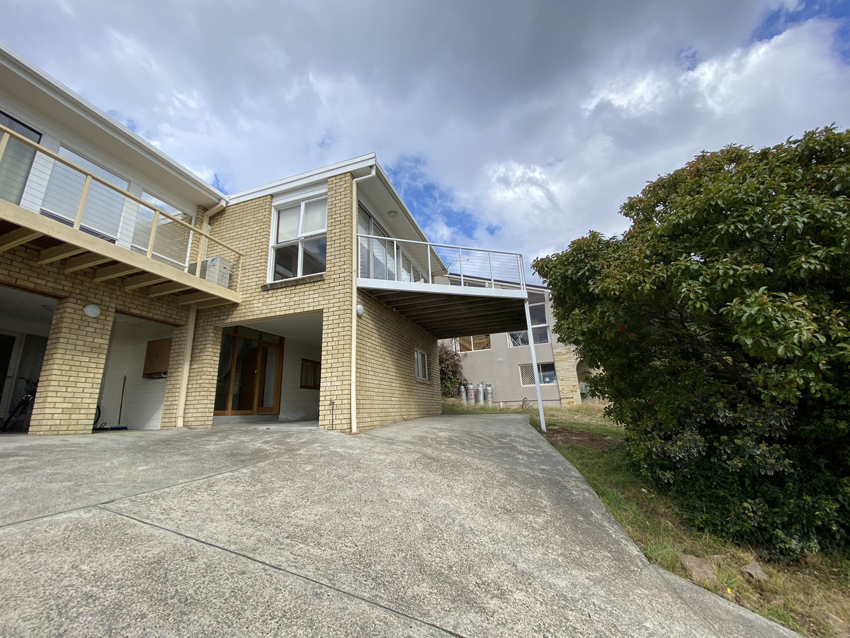 2/8 Dalkeith Court, Sandy Bay, TAS, 7005 - Image 1