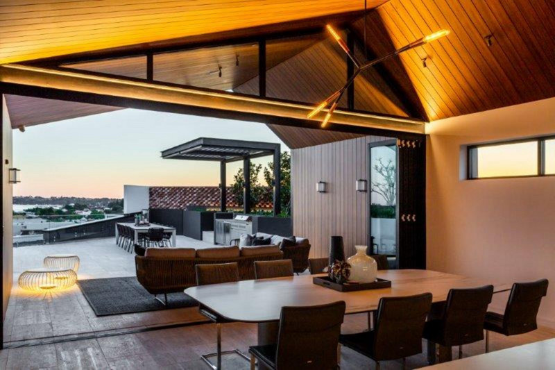LIVE THE ULTIMATE WESTERN SUBURBS LIFESTYLE!